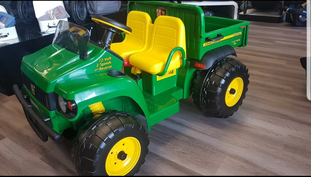 Peg Perago 12v John Deere Gator 2 Seater