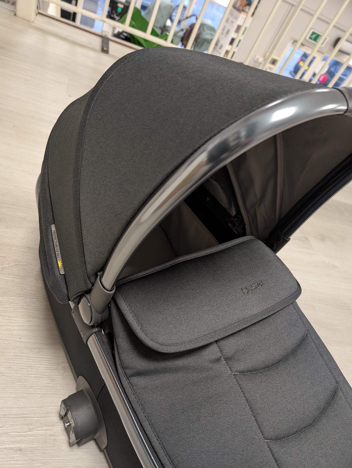 Oyster3 Carrycot-Carbonite EX-DISPLAY