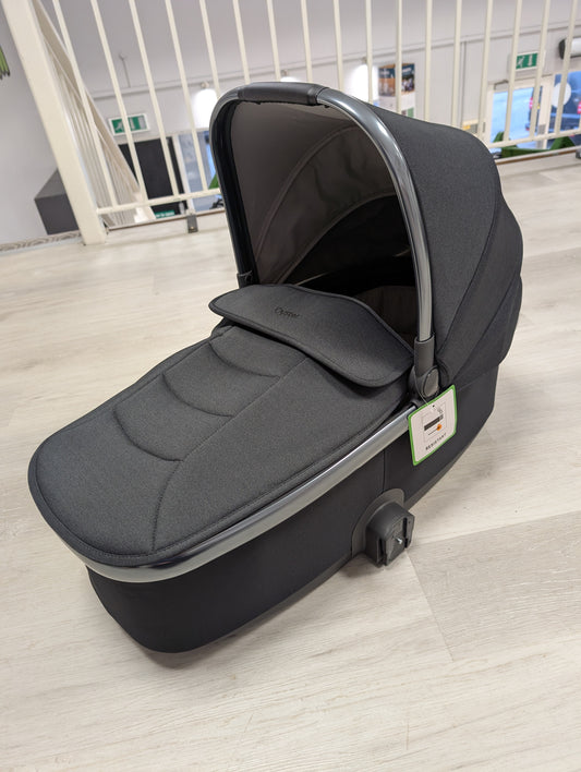 Oyster3 Carrycot-Carbonite EX-DISPLAY