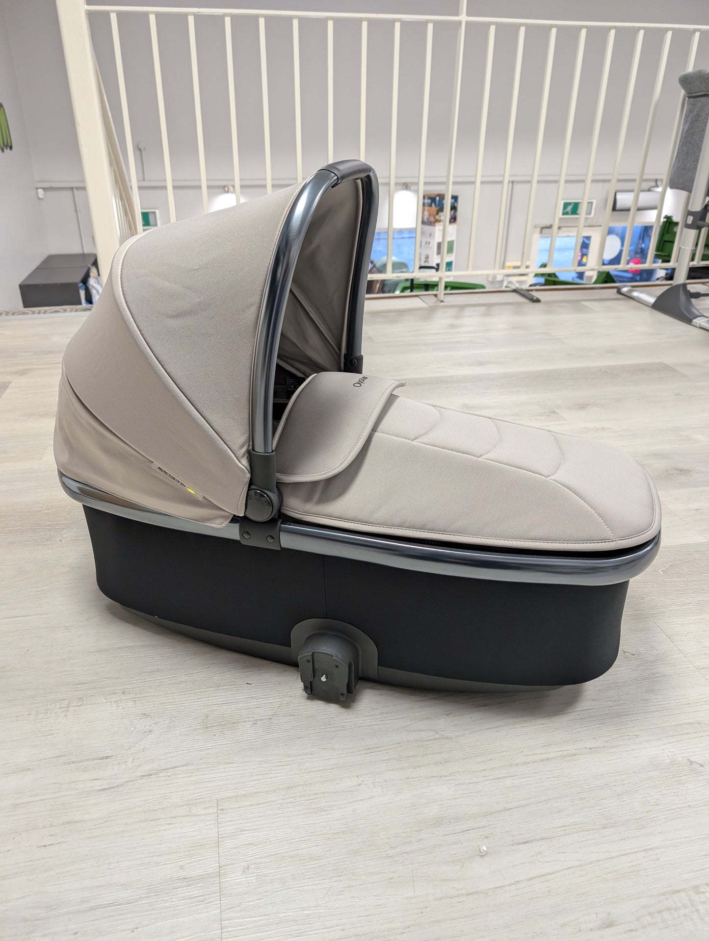 Oyster3 Carrycot-Stone EX-DISPLAY