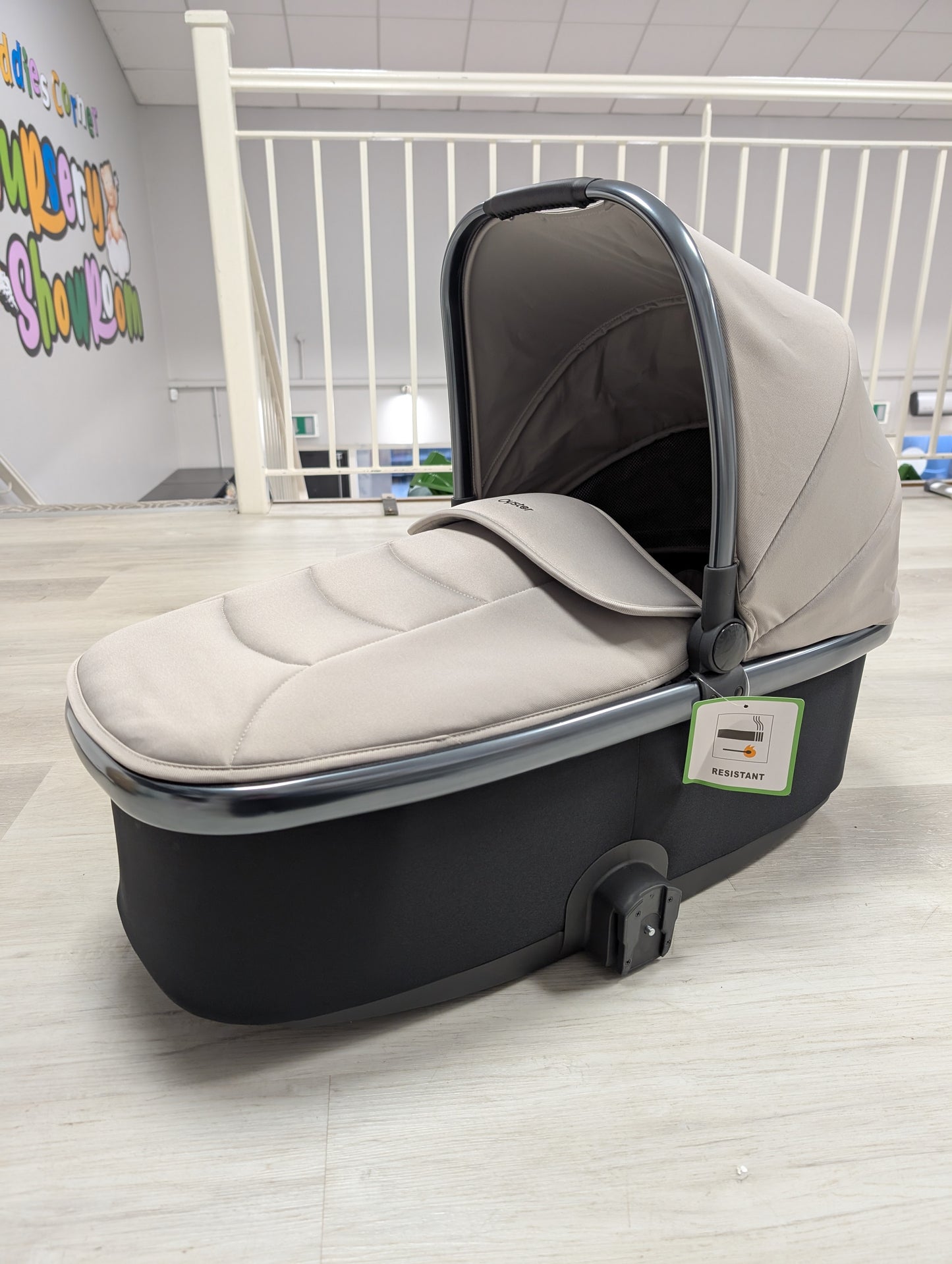 Oyster3 Carrycot-Stone EX-DISPLAY