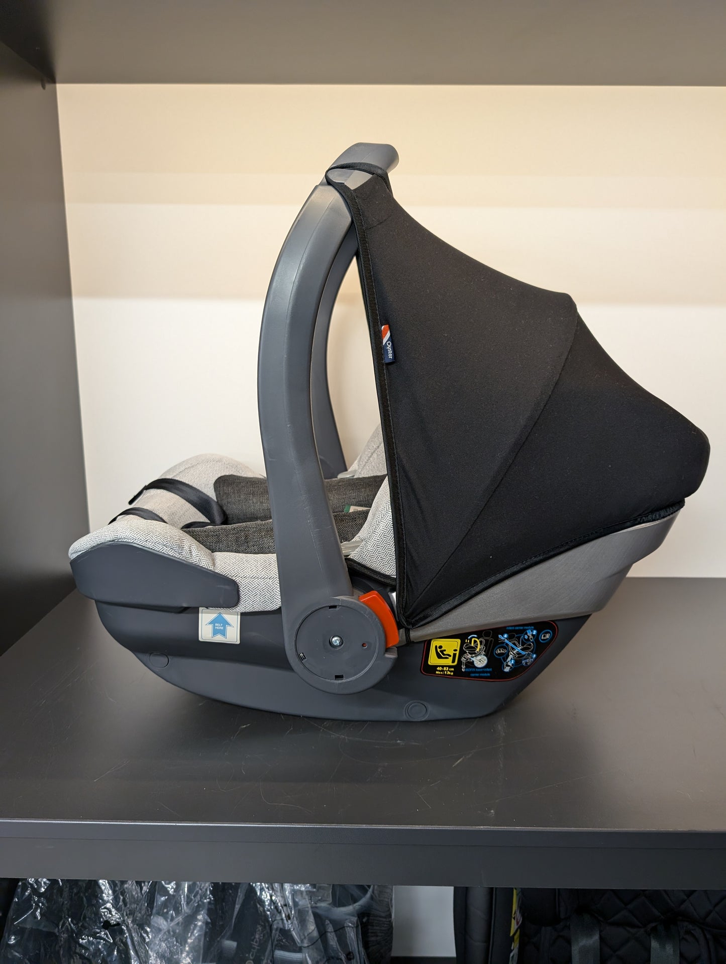 Oyster Capsule Car Seat-Tonic EX-DISPLAY